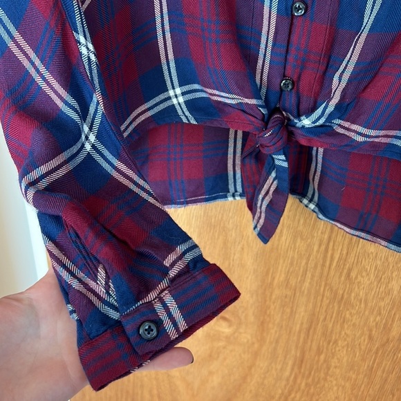 Rails Sloane Plaid Front Tie Cropped Shirt - Picture 7 of 11